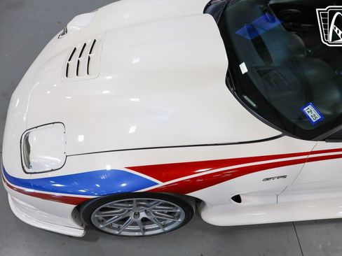 Used 2002 Chevrolet Corvette Z06 w/ Memory Pkg RWD image 13