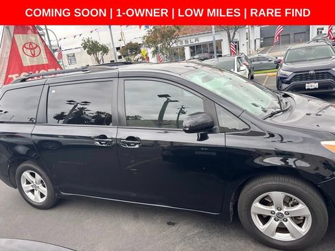 Used 2019 Toyota Sienna LE FWD image 3