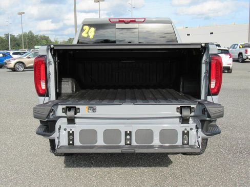 Used 2024 GMC Sierra 1500 AT4 w/ Technology Package image 6
