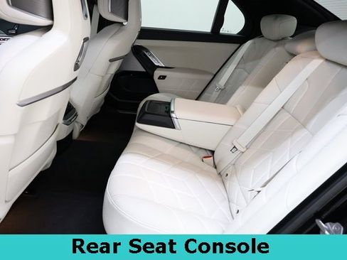 Used 2024 BMW 760i xDrive w/ Executive Package image 52