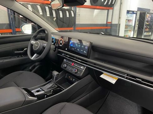New 2026 Hyundai Tucson SE image 14
