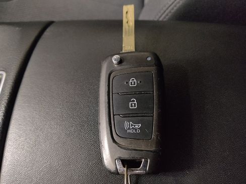 Used 2023 Hyundai Santa Fe SE AWD/4WD image 32