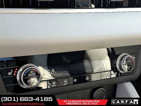 New 2025 Mitsubishi Outlander SE image 11