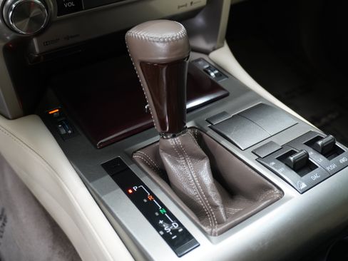 Used 2019 Lexus GX 460 Premium w/ Premium Package AWD/4WD image 25