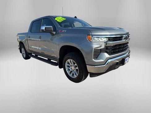 Used 2023 Chevrolet Silverado 1500 LT w/ Z71 Off-Road Package AWD/4WD image 6