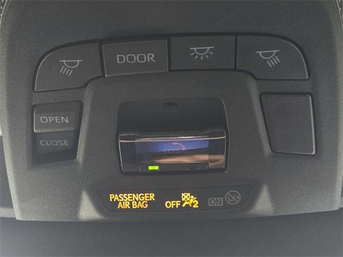 Used 2025 Toyota Crown Limited image 25