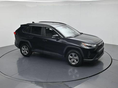 Used 2023 Toyota RAV4 XLE AWD/4WD image 40