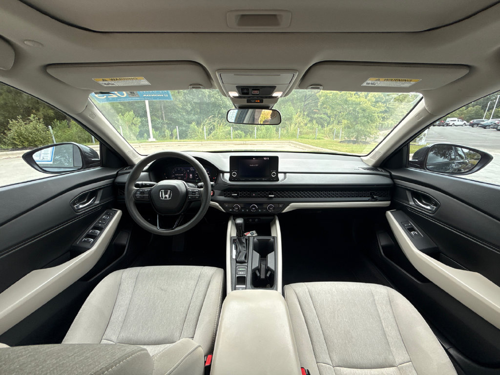 Certified 2023 Honda Accord EX image 17