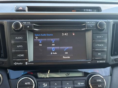 Used 2017 Toyota RAV4 XLE image 24