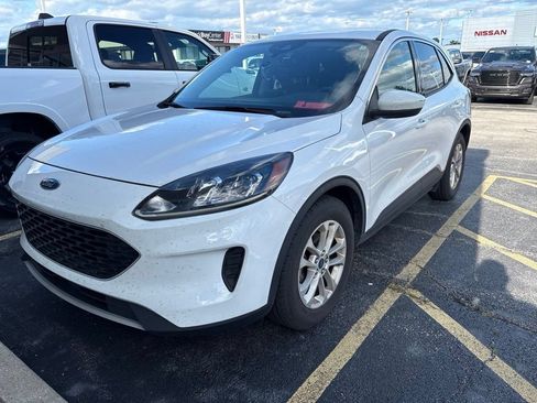 Used 2020 Ford Escape SE FWD image 3