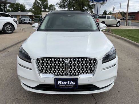 Used 2022 Lincoln Corsair Reserve w/ Equipment Group 201A FWD image 3