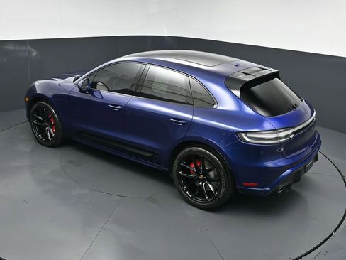 Used 2022 Porsche Macan GTS AWD/4WD image 17