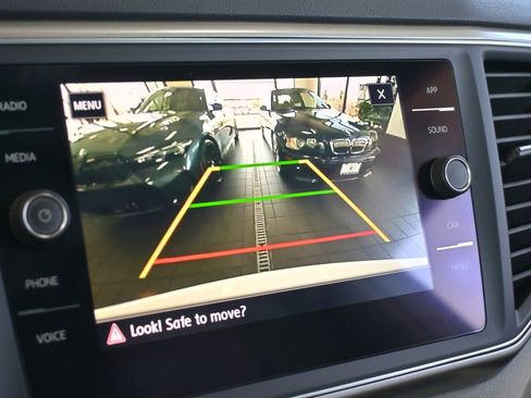 Used 2019 Volkswagen Atlas SE w/ Panoramic Sunroof Package image 22