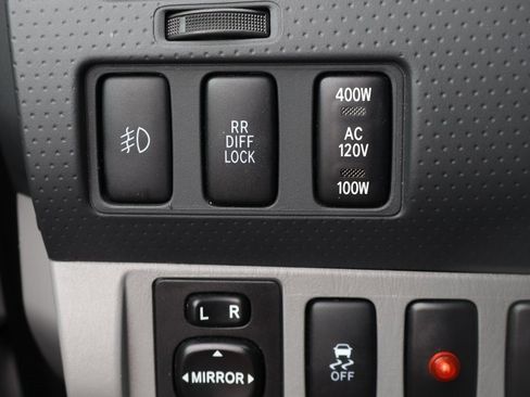 Used 2012 Toyota Tacoma PreRunner image 21