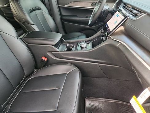 New 2025 Jeep Grand Cherokee Limited AWD/4WD image 10