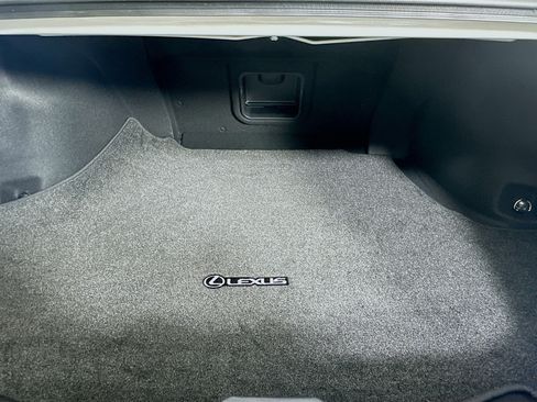 Used 2025 Lexus ES 350 w/ Premium Package image 29