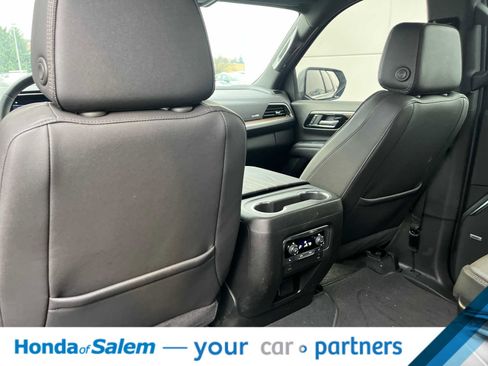 Used 2025 Chevrolet Tahoe High Country image 12