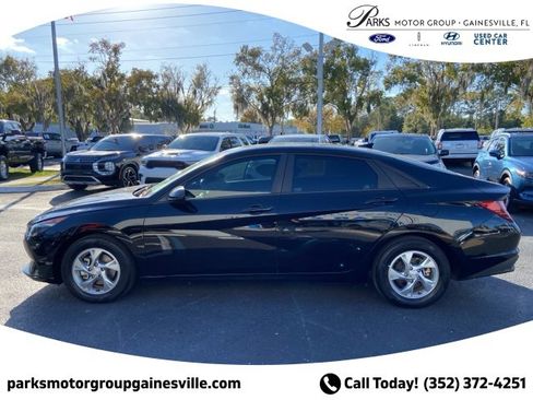 Certified 2023 Hyundai Elantra SE image 6