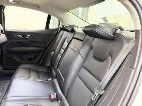 Used 2021 Volvo S60 T6 Momentum w/ Premium Package AWD/4WD image 22