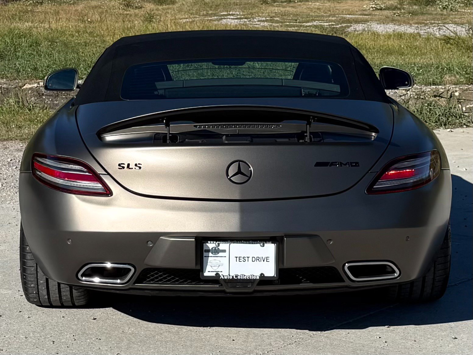 Used 2012 Mercedes-Benz SLS AMG Roadster image 15