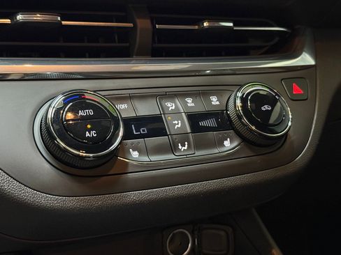 Used 2024 Buick Envista Preferred w/ Convenience I Package image 28