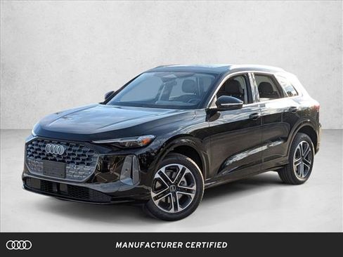 Certified 2025 Audi Q5 Premium Plus w/ Premium Plus image 1