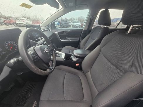 Used 2022 Toyota RAV4 LE image 10