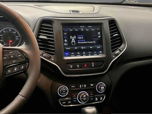 Used 2023 Jeep Cherokee Altitude Lux AWD/4WD image 9