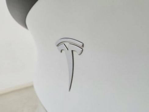 Used 2022 Tesla Model Y Performance image 17
