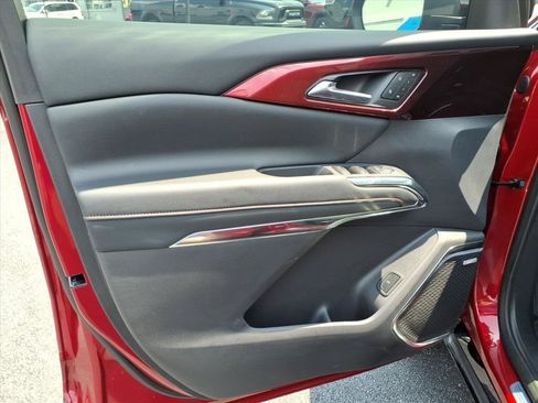 Used 2026 Chevrolet Traverse RS FWD image 18
