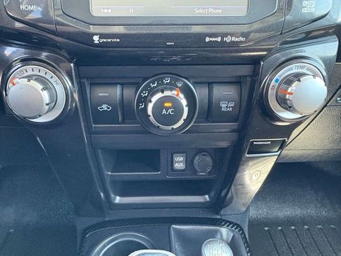 Used 2018 Toyota 4Runner TRD Off-Road AWD/4WD image 23