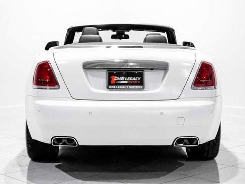 Used 2018 Rolls-Royce Dawn image 9