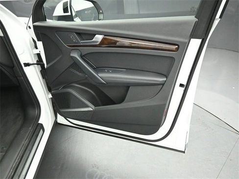 Used 2018 Audi Q5 Prestige w/ Prestige Package image 35