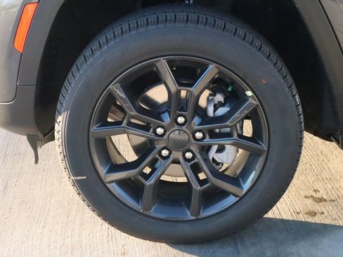 New 2025 Jeep Grand Cherokee Limited image 20