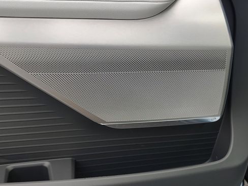 New 2026 Cadillac Vistiq Sport w/ LPO, Floor Liner Package image 11