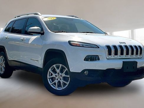 Used 2017 Jeep Cherokee Latitude AWD/4WD image 1