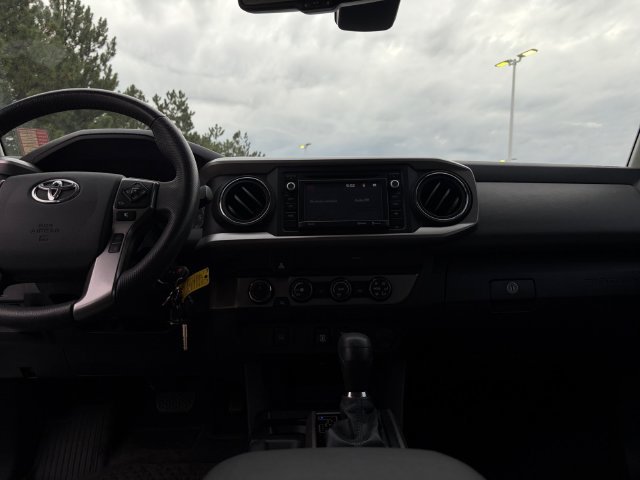 Certified 2019 Toyota Tacoma SR5 AWD/4WD image 12