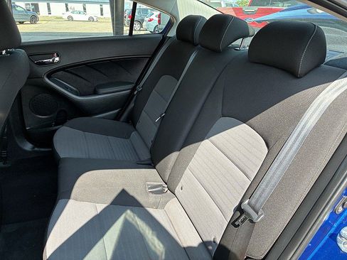 Used 2018 Kia Forte S FWD image 18