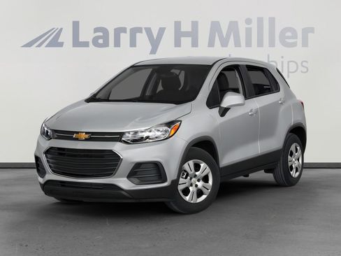Used 2017 Chevrolet Trax LS image 1