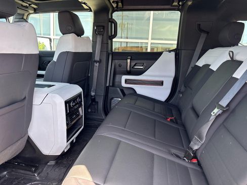 Used 2025 GMC Hummer EV 2X AWD/4WD image 33