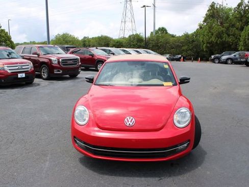 Used 2013 Volkswagen Beetle Turbo 60's Edition FWD image 9