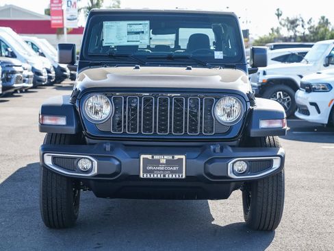 New 2026 Jeep Gladiator Sport image 2