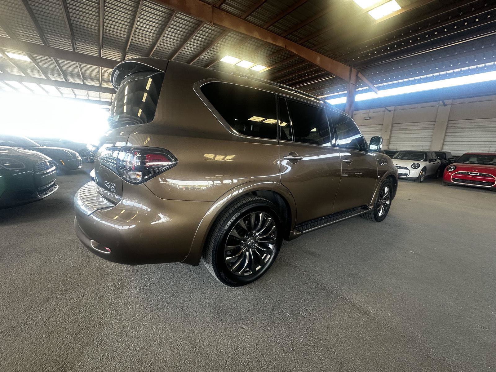 Used 2017 INFINITI QX80 Limited AWD/4WD image 4
