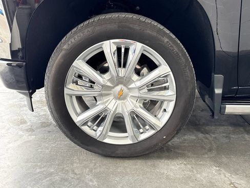 Used 2024 Chevrolet Silverado 1500 High Country w/ High Country Premium Package AWD/4WD image 38