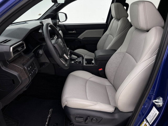 Used 2024 Toyota Tacoma Limited w/ Limited Package (LT) AWD/4WD image 11