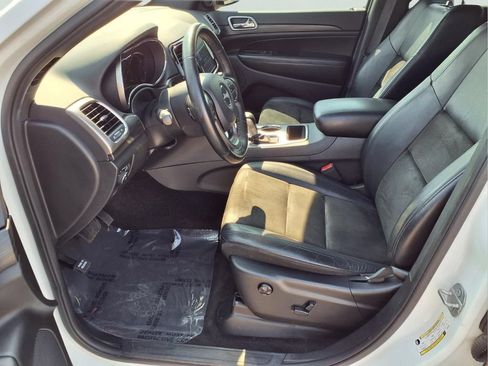 Used 2019 Jeep Grand Cherokee Altitude AWD/4WD image 19