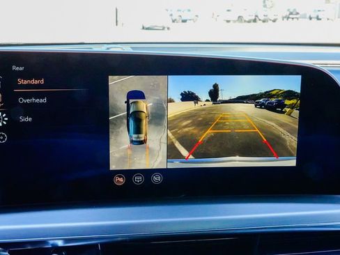 Certified 2025 Cadillac Lyriq Luxury image 25