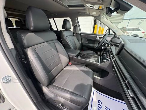 Used 2025 Hyundai Santa Fe Limited FWD image 31