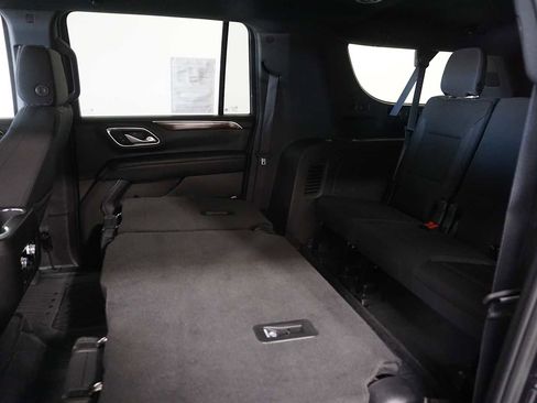 Used 2024 GMC Yukon XL SLE image 17