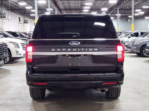 Used 2022 Ford Expedition XLT image 10